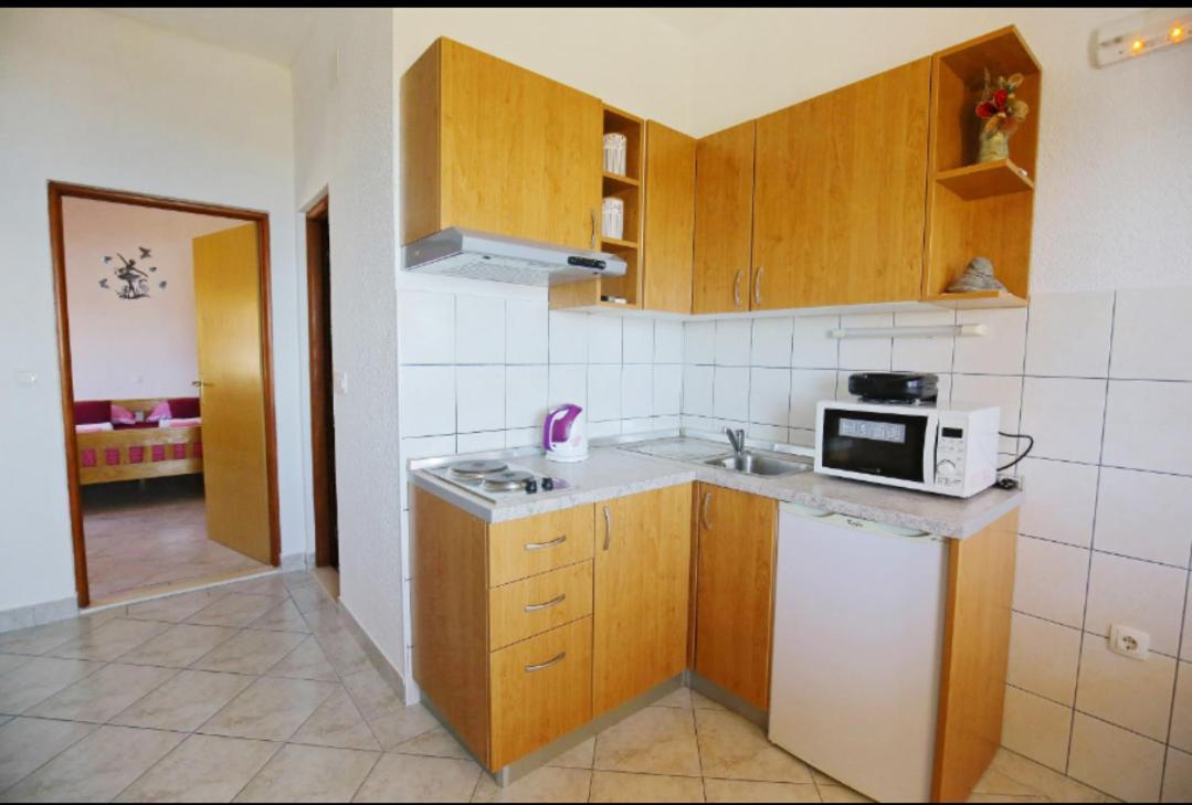 Apartmani Mirjana Tribanj-Kruscica Exteriör bild