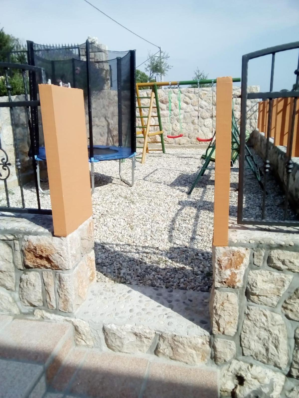 Apartmani Mirjana Tribanj-Kruscica Exteriör bild